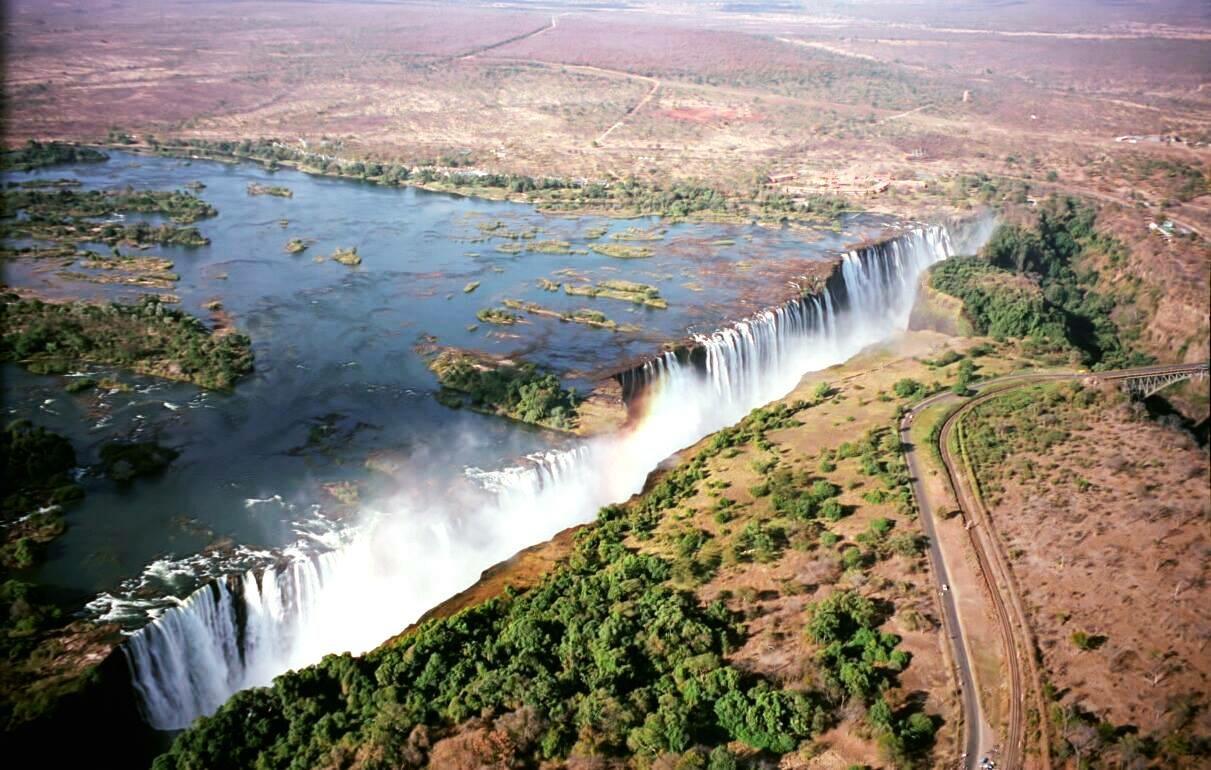 Flatdog Lodge Victoria Falls Exterior photo
